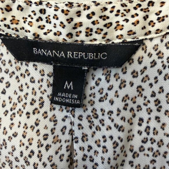 Banana Republic Leopard Print Button Front Blouse — Size M - Picture 4 of 5